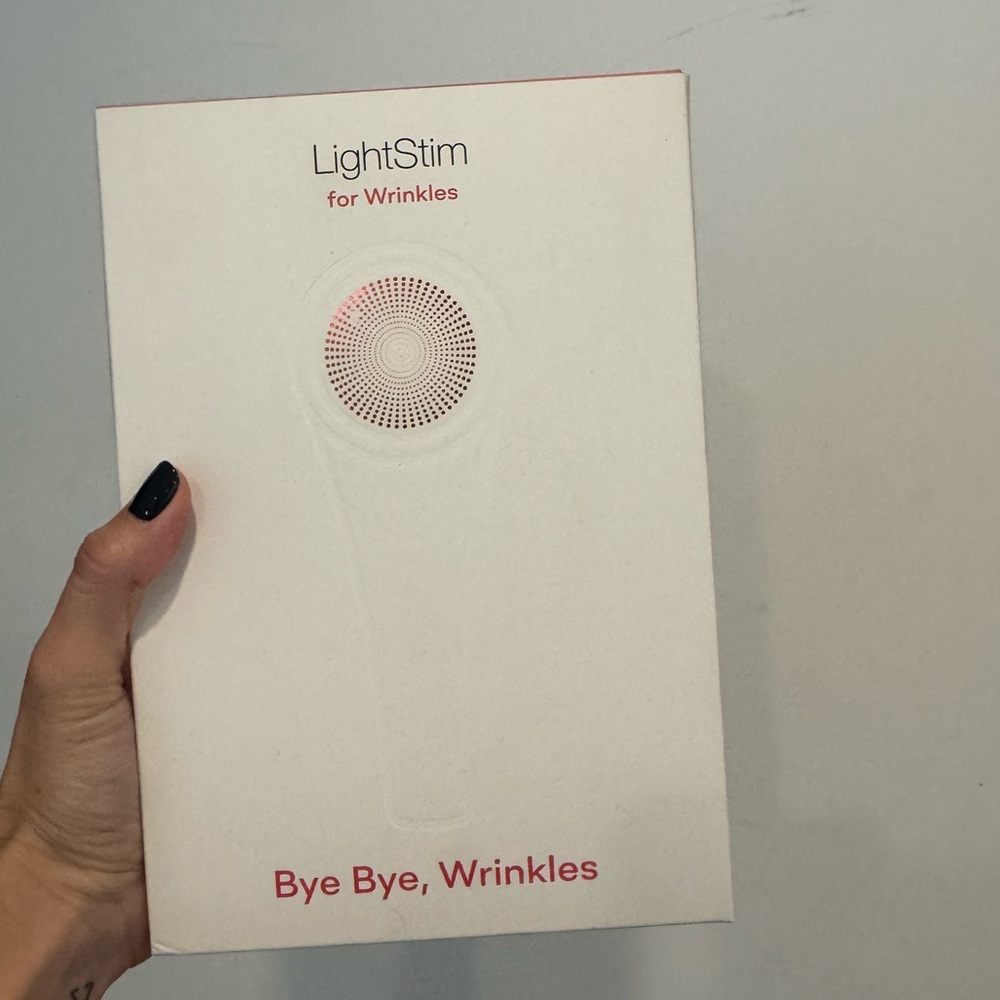 LightStim for Wrinkles - Skincare Tool